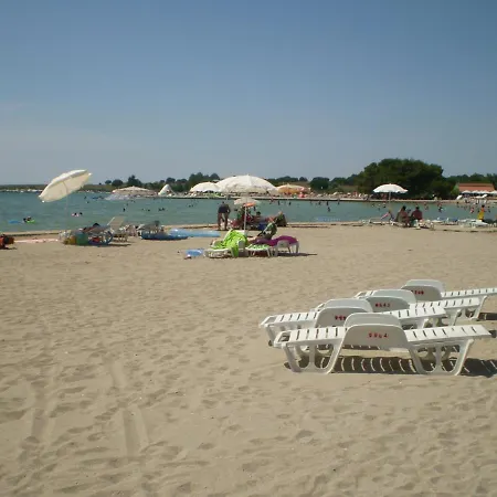 Queen Beach Sabunike - Green Street I Apartment